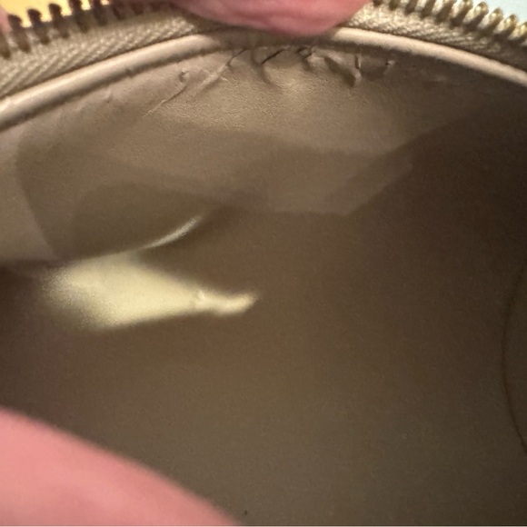 Louis Vuitton Monogram Vernis Bedford Bag - Picture 10 of 11